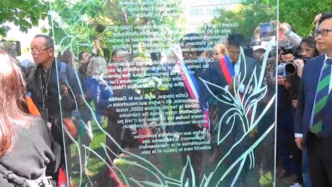 Tấm bia đặc biệt giữa Paris