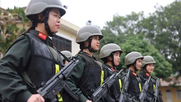 Những “bóng hồng” trên tuyến đầu bảo vệ tuyệt đối an ninh, an toàn Đại hội XIV của Đảng