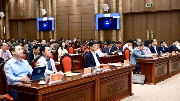 Khi triển khai nghị quyết, người đứng đầu phải dấn thân vào những việc khó, việc mới