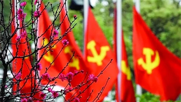 Vững bước dưới cờ Đảng