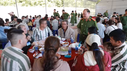 Những cuộc đoàn viên tiếp thêm hy vọng hoàn lương