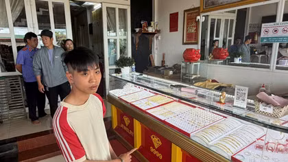 Sáu giờ truy bắt đối tượng cướp giật tại tiệm vàng ở Lâm Đồng