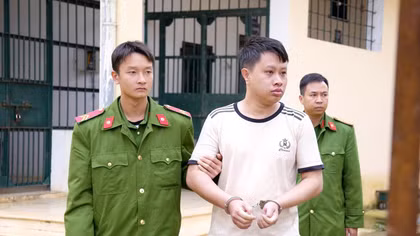 Dùng vàng giả có chữ “Kho bạc Nhà nước” để lừa đảo 