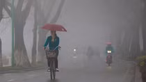 Miền Bắc mưa phùn ẩm ướt và sương mù