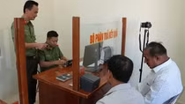 Công an Lào Cai triển khai cao điểm 50 ngày đêm cấp định danh điện tử cho người nước ngoài