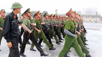 Trên thao trường huấn luyện diễu binh phục vụ Lễ kỷ niệm 80 năm Quốc khánh 2/9