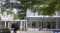 2 người thương vong nghi bị đá từ xe ben rơi trúng