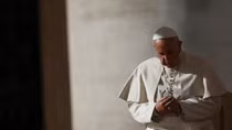 Lãnh đạo Việt Nam gửi điện chia buồn Giáo hoàng Francis qua đời