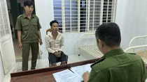 Khởi tố đối tượng cầm dao, rựa ra đường la hét, chửi bới