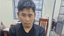 Bắt tài xế mang theo 7 túi ma túy và 1 khẩu súng