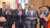 Thủ tướng: Ổn định lãi suất, hỗ trợ doanh nghiệp nhỏ vươn lên lớn mạnh