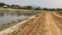 Dân thấp thỏm vì dự án bờ kè sông Yên hơn 125 tỷ đồng thi công ì ạch