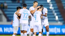 Nam Định chiếm lợi thế trong cuộc đua vô địch V.League