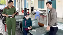 Nghĩa cử cao đẹp của người phụ nữ bán vé số