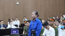Bị cáo Hoàng Thị Thúy Lan xin tòa: “Đề nghị Hội đồng xét xử xem xét vì tôi rất khó khăn”