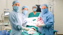 Cơ hội có con tự nhiên cho các bà mẹ bị khối u tử cung lớn