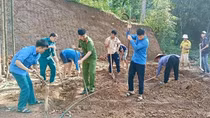 Công an xã ở Thanh Hoá chung tay xoá nhà dột nát