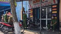 Hai vợ chồng tử vong bất thường trong căn nhà khóa cửa