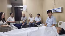 Can ngăn bạn ẩu đả, nữ sinh lớp 11 bị đánh gãy đốt sống cổ