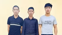 Bị nhắc nhở vì nẹt pô, nhóm thanh niên dùng hung khí tấn công Công an xã