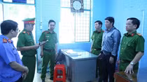 Bắt tạm giam giám đốc và nhân viên công ty bất động sản ở Bình Dương
