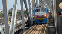 Đường sắt đang thử tải trên cầu Đuống, cầu Long Biên để chuẩn bị lưu thông trở lại