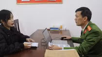 Nữ nhân viên làm giả 260 bộ giấy tờ xe, chiếm đoạt hơn 3 tỷ đồng