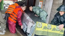 Công an huyện Chương Mỹ, Hà Nội đồng hành cùng nhân dân chống lũ