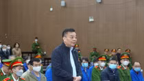Bị cáo bận chống dịch nên "quên" trả 200.000 USD "quà" của Việt Á