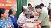 Báo CAND chia sẻ khó khăn với người dân vùng hạn mặn