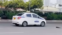Làm rõ vụ taxi chạy ngược chiều, lạng lách trên đường Phạm Hùng