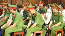 Các giám đốc trung tâm đăng kiểm nhúng chàm vì... "phong bì"