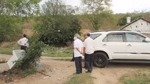 Cuối năm, theo chân “cò” đất
