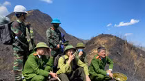 Công an tỉnh Lào Cai phối hợp chữa cháy rừng và điều tra nguyên nhân vụ cháy