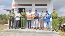 Niềm vui trong những ngôi nhà ấm áp nghĩa tình