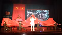 Xúc động và ý nghĩa chương trình nghệ thuật “Viết tiếp bản hùng ca” tri ân các thương binh, liệt sĩ