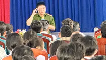 Công an xã với an ninh, trật tự tuyến biên giới: Trăm dâu đổ đầu tằm…