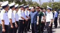 Giữ vững môi trường hòa bình,  ổn định để phát triển kinh tế, xã hội