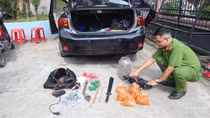 Dùng ô tô đi trộm chó, chống trả quyết liệt lực lượng truy bắt