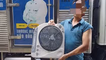 Thấy gì từ câu chuyện “giải cứu” quạt tích điện?
