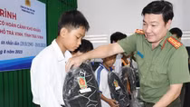 Cục Ngoại tuyến và Công an tỉnh Trà Vinh tổ chức nhiều hoạt động nhân Ngày truyền thống CAND