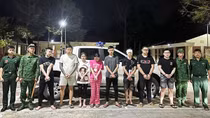 Nổ súng thị uy để giải quyết mâu thuẫn rồi tìm đường trốn sang Campuchia