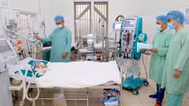Bệnh nhi bị sốc tim may mắn được cứu thoát "cửa tử"