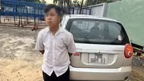 Xử phạt người cha giao ô tô cho con trai mới 15 tuổi điều khiển