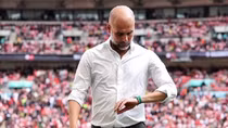 Để mất Siêu Cup Anh, HLV Pep Guardiola phàn nàn về thời gian trận đấu