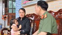 Báo CAND thăm hỏi gia đình các liệt sĩ hy sinh tại Đắk Lắk