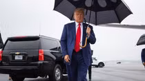 Trình diện tòa, ông Trump tuyên bố vô tội