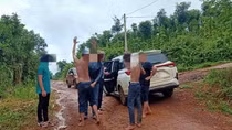 Bắt con nợ đánh đập vì 15 triệu đồng chưa trả