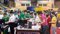 Nhiều chương trình khuyến mại, giảm giá các mặt hàng Tết