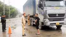 Tài xế thanh minh chở hàng cho công ty nên không biết quá tải